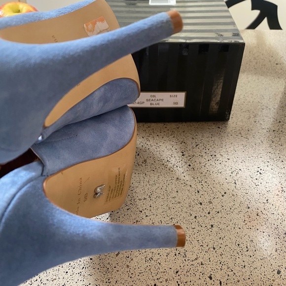 Beautiful VS Seascape Suede Blue heels - Picture 6 of 9